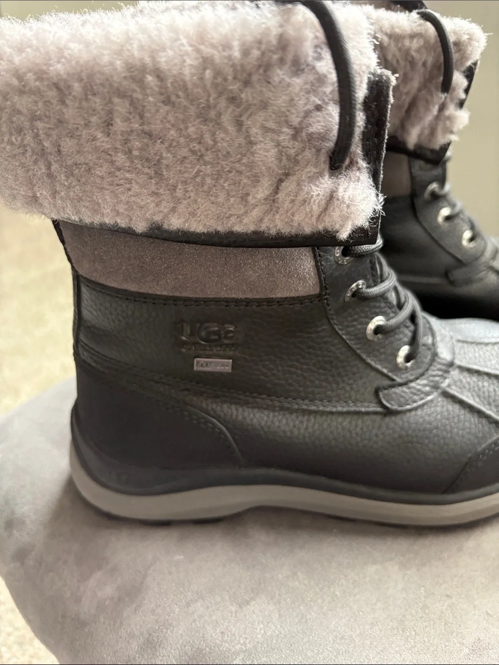 UGG Waterproof Sz 8 Women's Black Winter Lace-Up Boots with Gray Shearling Cuff